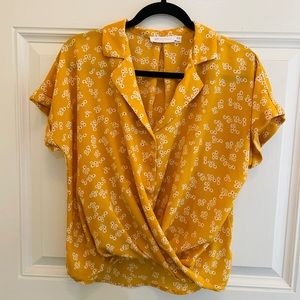Yellow print, Short sleeve,  button front, collared ,  cross front hem